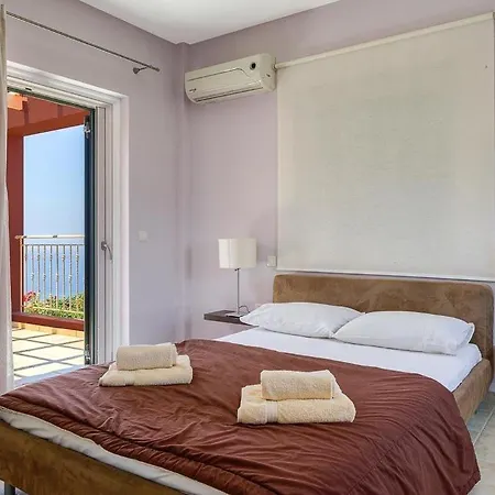 Sleeps 9 Pool Air Con Wifi