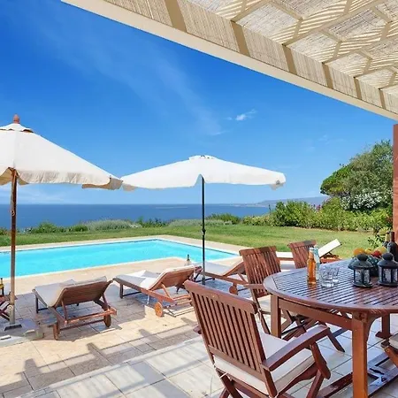 Sleeps 9 Pool Air Con Wifi Villa Lakíthra